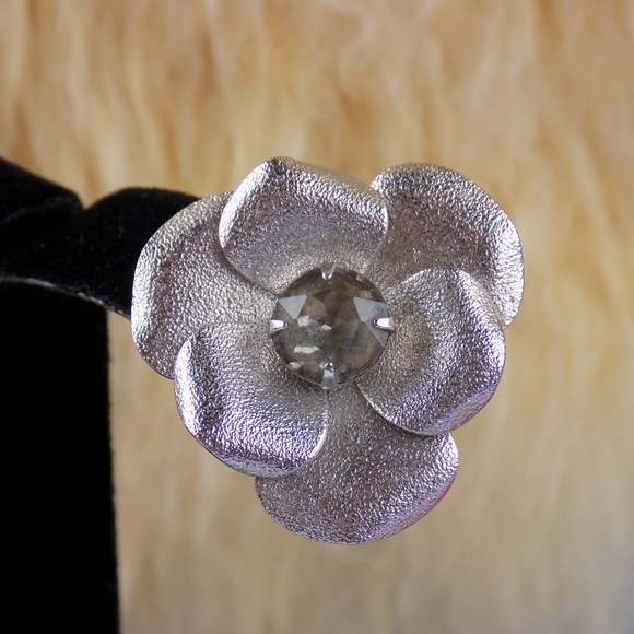 Sarah Coventry clip earrings silver tone flower - Picture 2 of 6